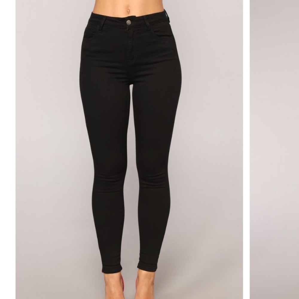 Fashion Nova Ankle Jeans size 5 NEW